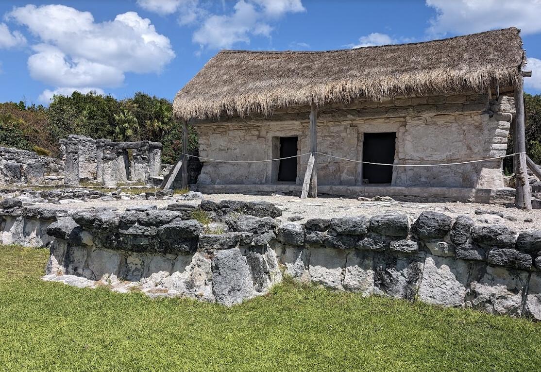 Zona Arqueológica de El Rey Zona Arqueológica de El Rey
