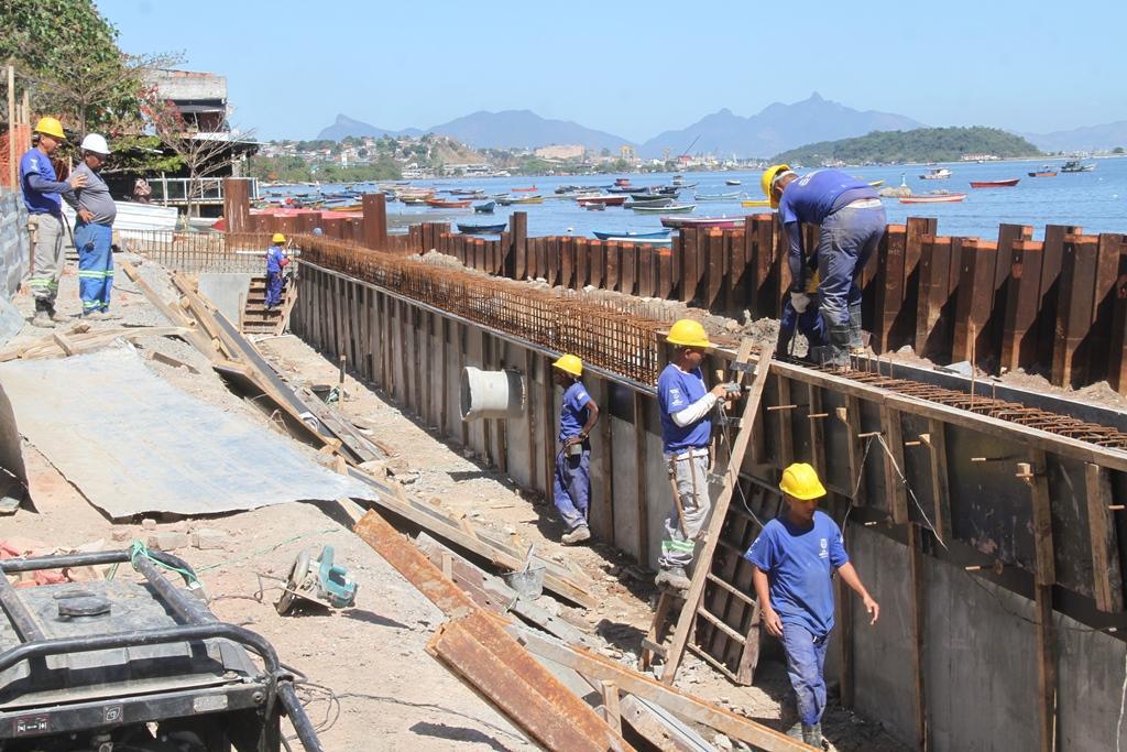 Obras na Praia das Pedrinhas seguem avançando