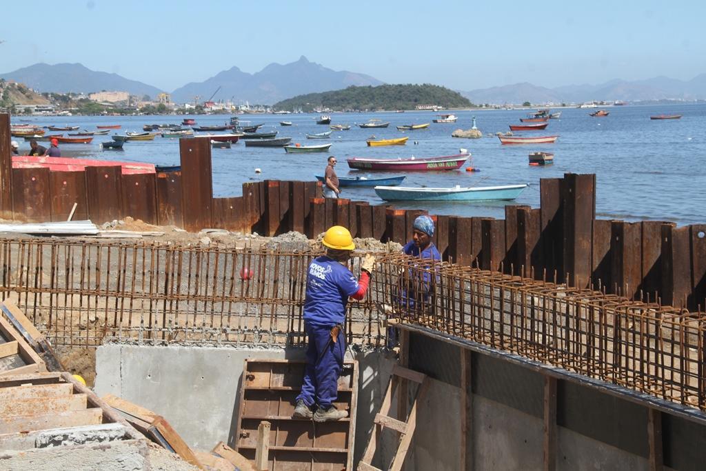 Obras na Praia das Pedrinhas seguem avançando