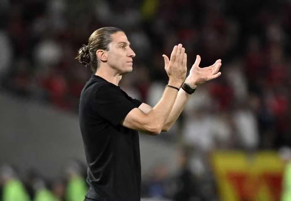 Filipe Luís pode repetir no Flamengo feito de técnico que não ocorre desde 2011