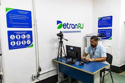 Detran RJ inaugura o primeiro posto para pessoas com deficiência visual no Benjamin Constant