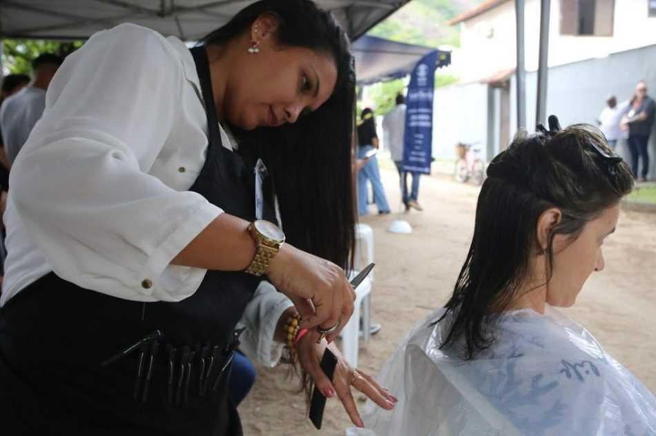 Bairro Santa Bárbara recebe ação social promovida pela Prefeitura de Niterói 