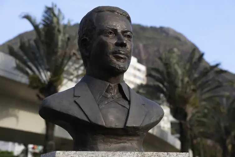 Andre Rebouças é homenageado com nome de prédio na Pequena África