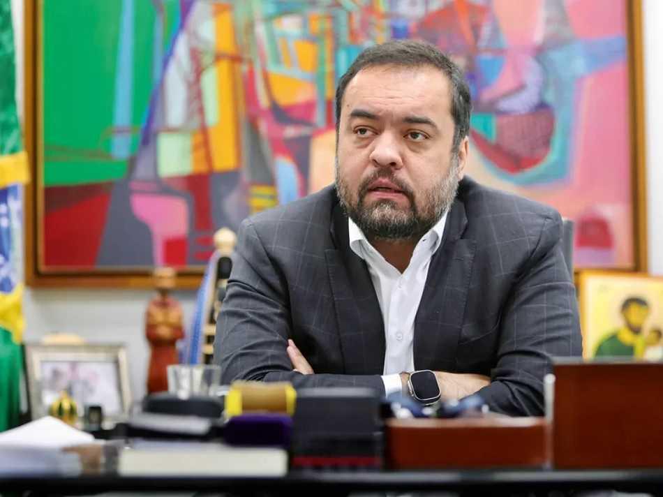 Cláudio Castro sanciona lei que cria a política de reinserção para vítimas do trabalho escravo