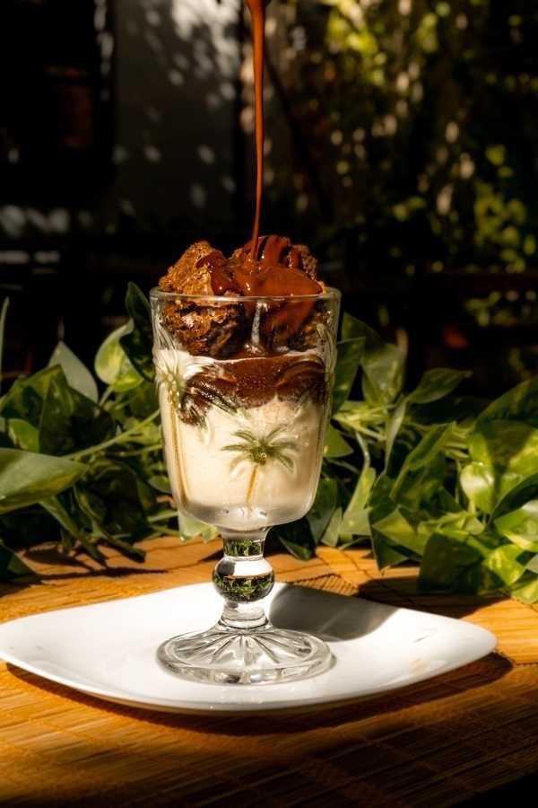 Brownie, banana gratinada e sorvete artesanal: descubra os sabores do Dia do Sorvete