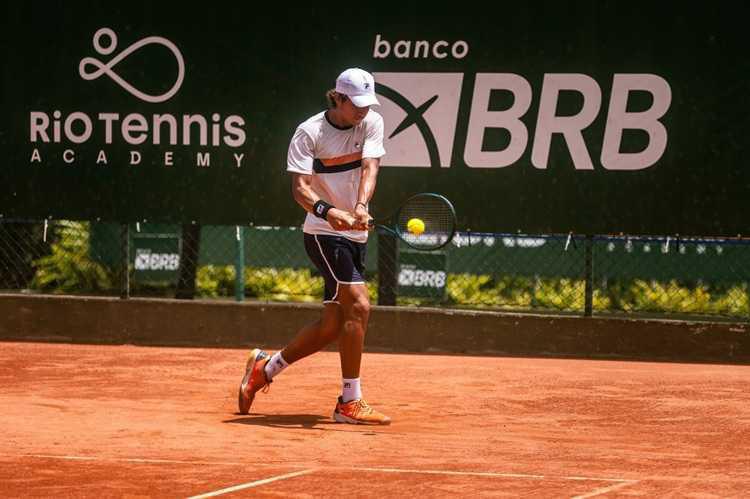 Leonardo Storck e Cadu Lino recebem convite e disputam torneio profissional internacional no Rio de Janeiro Leonardo Storck e Cadu Lino recebem convite e disputam torneio profissional internacional no Rio de Janeiro