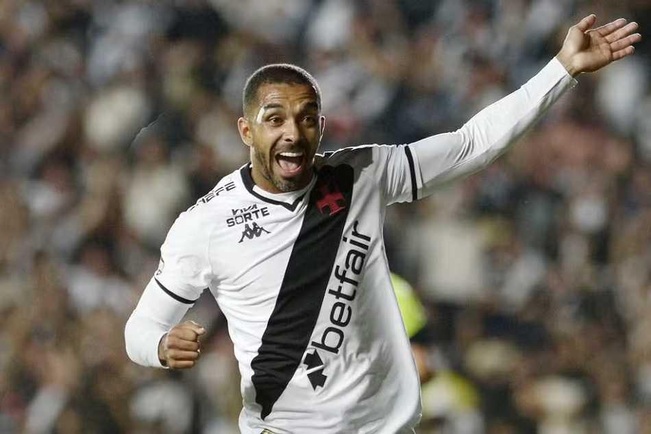 Vasco vence por 4x3 e PH convocado para Seleção Brasileira Vasco vence por 4x3 e PH convocado para Seleção Brasileira