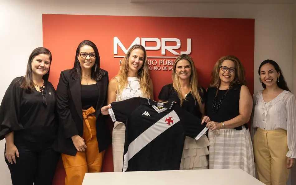 Vasco reforça luta contra violência de gênero