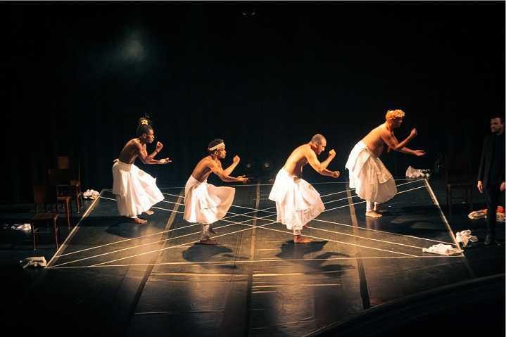 Espetáculo de teatro Encruza no Sesc Nova Friburgo