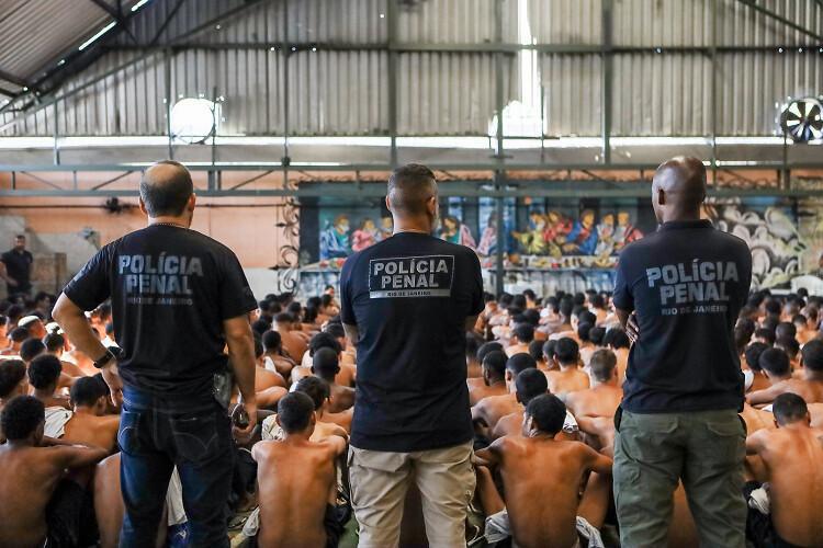 Governador Cláudio Castro sanciona Lei do Pacote de Enfrentamento ao Crime Violento (PEC-RJ)