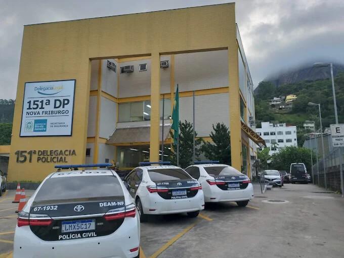Polícia Civil deflagra operação contra o narcotráfico e prende liderança de facção em Santo Antônio de Pádua Polícia Civil deflagra operação contra o narcotráfico e prende liderança de facção em Santo Antônio de Pádua