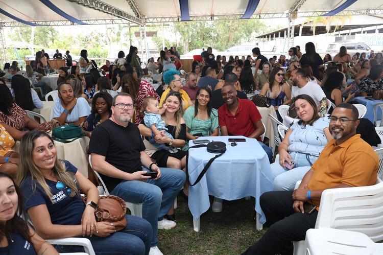 Festa dos Professores reúne 3 mil educadores no Parque de Exposições de Araruama