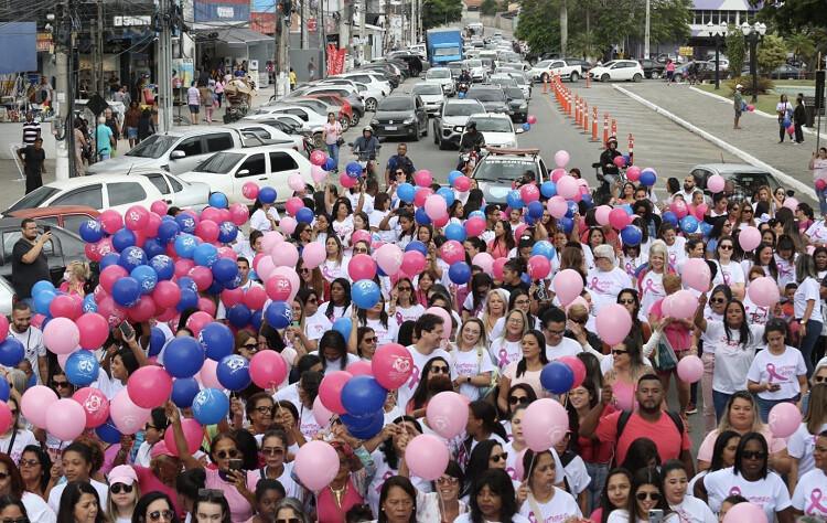 Prefeitura de Araruama promove ação especial do Outubro Rosa com atendimentos e caminhada pela vida
