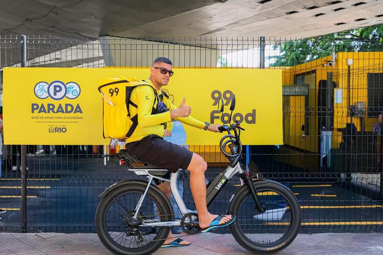 Prefeitura do Rio lança iniciativa inédita no Brasil para motociclistas de aplicativos de entrega e transporte