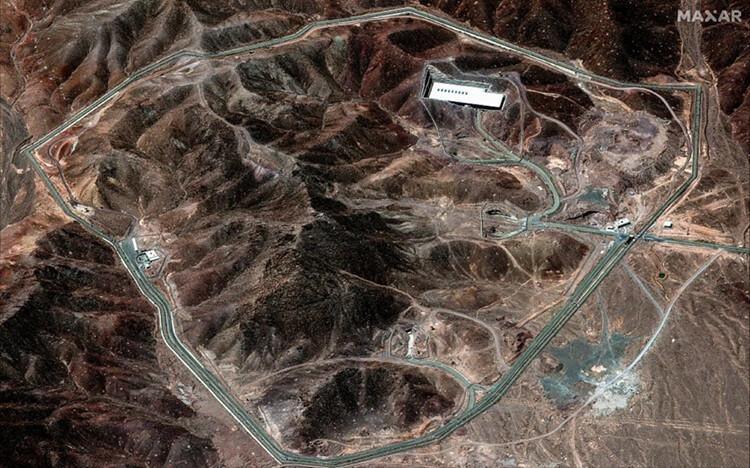 Irã encerra oficialmente acordo nuclear de uma década Irã encerra oficialmente acordo nuclear de uma década