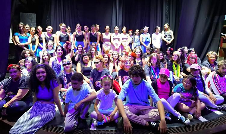 Apresentações culturais e homenagens atraem público e marcam o Festival Dançando contra a Fome e o Troféu Criança Feliz, em Teresópolis Apresentações culturais e homenagens atraem público e marcam o Festival Dançando contra a Fome e o Troféu Criança Feliz, em Teresópolis