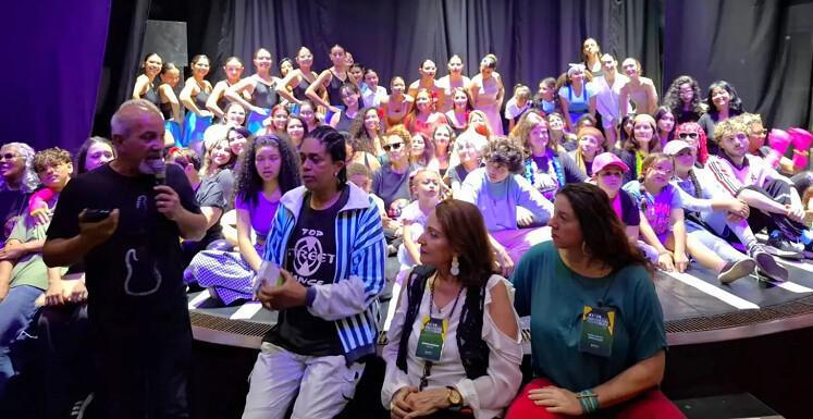 Apresentações culturais e homenagens atraem público e marcam o Festival Dançando contra a Fome e o Troféu Criança Feliz, em Teresópolis Apresentações culturais e homenagens atraem público e marcam o Festival Dançando contra a Fome e o Troféu Criança Feliz, em Teresópolis