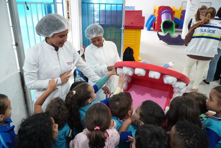 São Gonçalo promove ação de saúde bucal em unidade de educação infantil São Gonçalo promove ação de saúde bucal em unidade de educação infantil