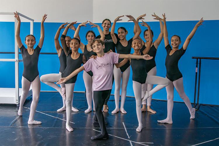 Aluno da Escola Municipal de Dança, de Macaé, participa da seletiva do Ballet Bolshoi em Joinville Aluno da Escola Municipal de Dança, de Macaé, participa da seletiva do Ballet Bolshoi em Joinville