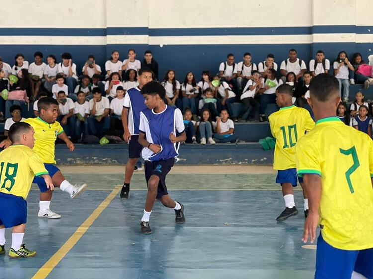 Jogo pela Inclusão reuniu Seleção Brasileira de Nanismo e estudantes em Niterói Jogo pela Inclusão reuniu Seleção Brasileira de Nanismo e estudantes em Niterói