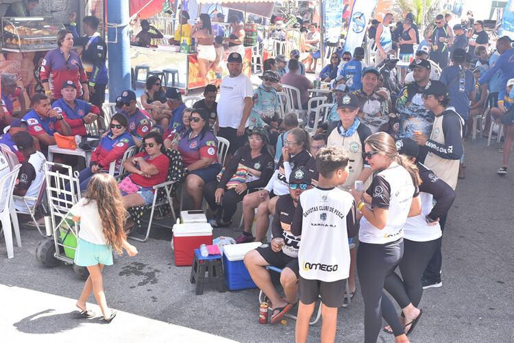 Circuito de Pesca Esportiva de Maricá agita moradores e visitantes na praia de Itaipuaçu Circuito de Pesca Esportiva de Maricá agita moradores e visitantes na praia de Itaipuaçu