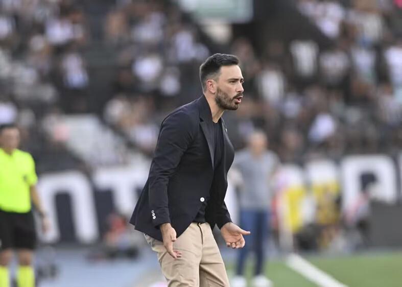 Botafogo empata e vê vaga na Libertadores em risco