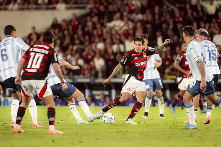 Cansado e com desfalques, Flamengo encara o Racing rumo à final da libertadores