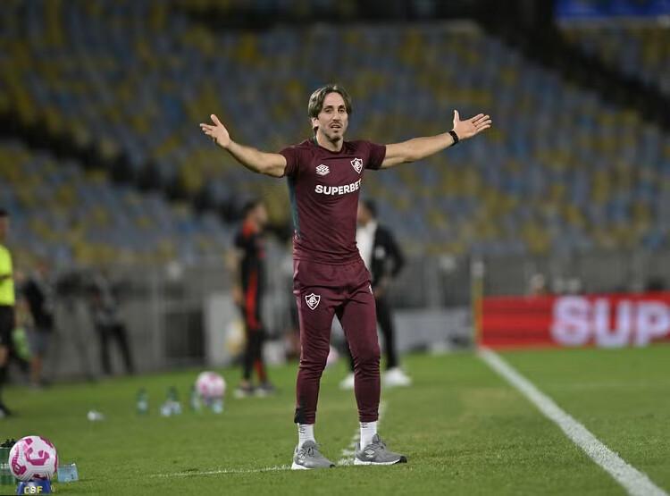 Fluminense mira G-6 com jogo atrasado no Brasileirão Fluminense mira G-6 com jogo atrasado no Brasileirão