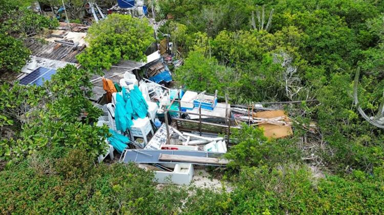 Prefeitura de Cabo Frio identifica material depositado irregularmente em área de restinga na Praia das Conchas