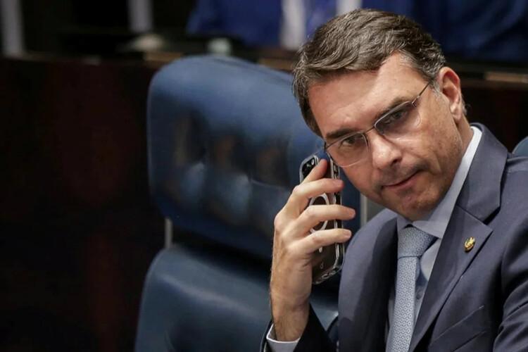 Flávio: Lula seria “idolatrado” se entrasse em comunidade do tráfico Flávio: Lula seria “idolatrado” se entrasse em comunidade do tráfico