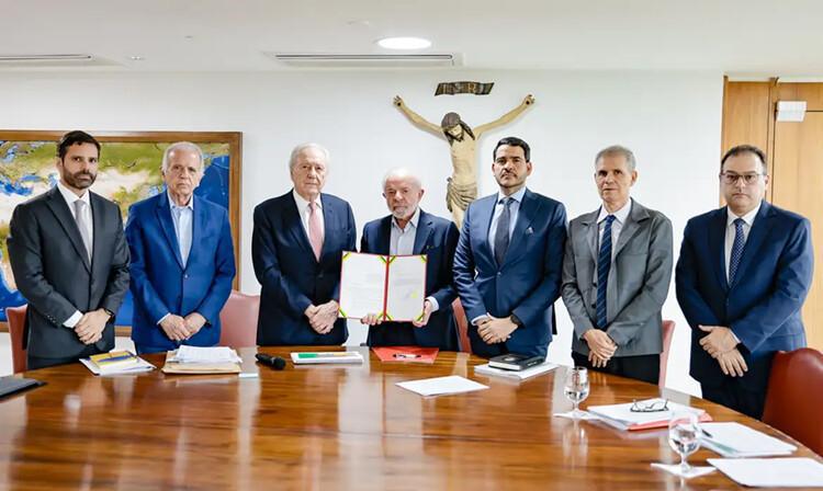 Lula assina Projeto de lei Antifacção e envia ao Congresso Lula assina Projeto de lei Antifacção e envia ao Congresso