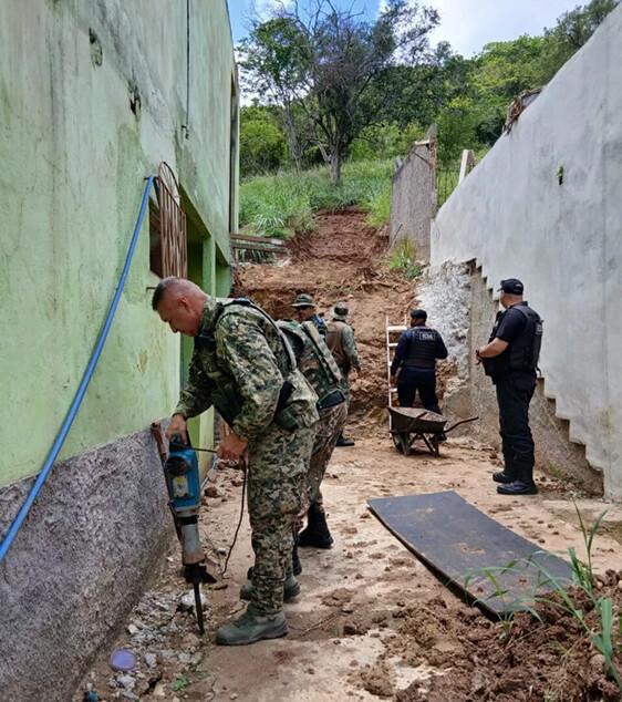 Operação conjunta combate construções irregulares no Morro do Telégrafo em Cabo Frio Operação conjunta combate construções irregulares no Morro do Telégrafo em Cabo Frio