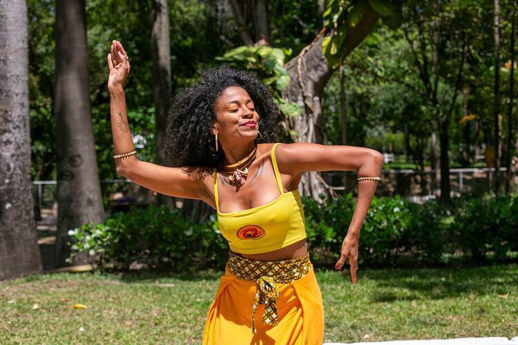 Afro Babalakina celebra 20 anos com aula gratuita de dança afro no Jongo da Serrinha