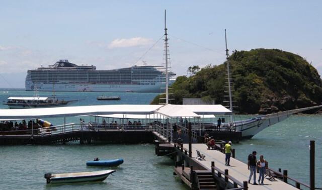 Temporada de cruzeiros movimenta Búzios com a chegada de 10 navios em novembro