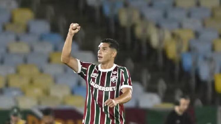 Fluminense 100% no Maracanã, mas vaias expõem tensão entre time e torcida