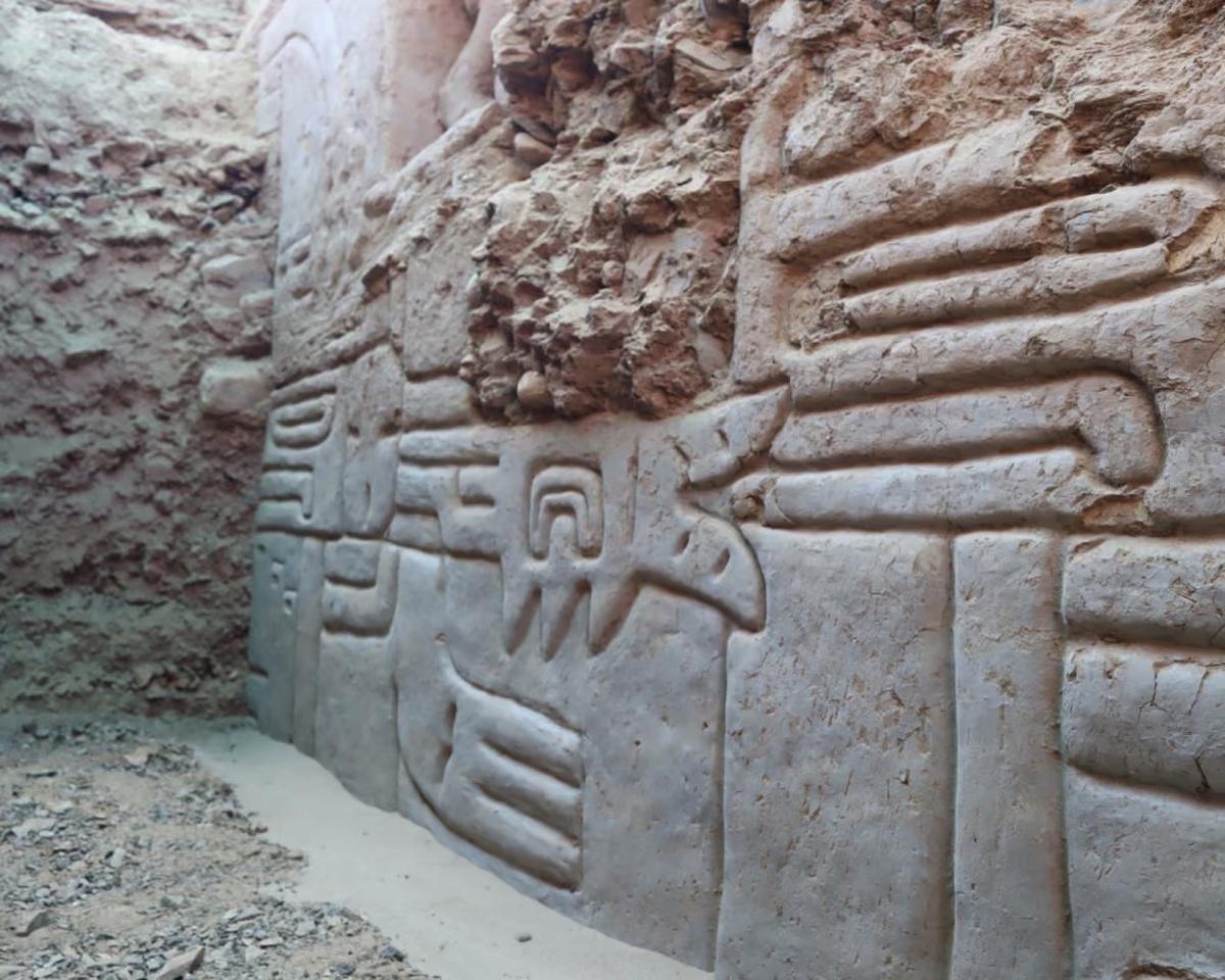 اكتشاف جداريّة ثلاثية الأبعاد عمرها 4000 عام يكشف أسرار حضارة ساحلية قديمة في بيرو اكتشاف جداريّة ثلاثية الأبعاد عمرها 4000 عام يكشف أسرار حضارة ساحلية قديمة في بيرو