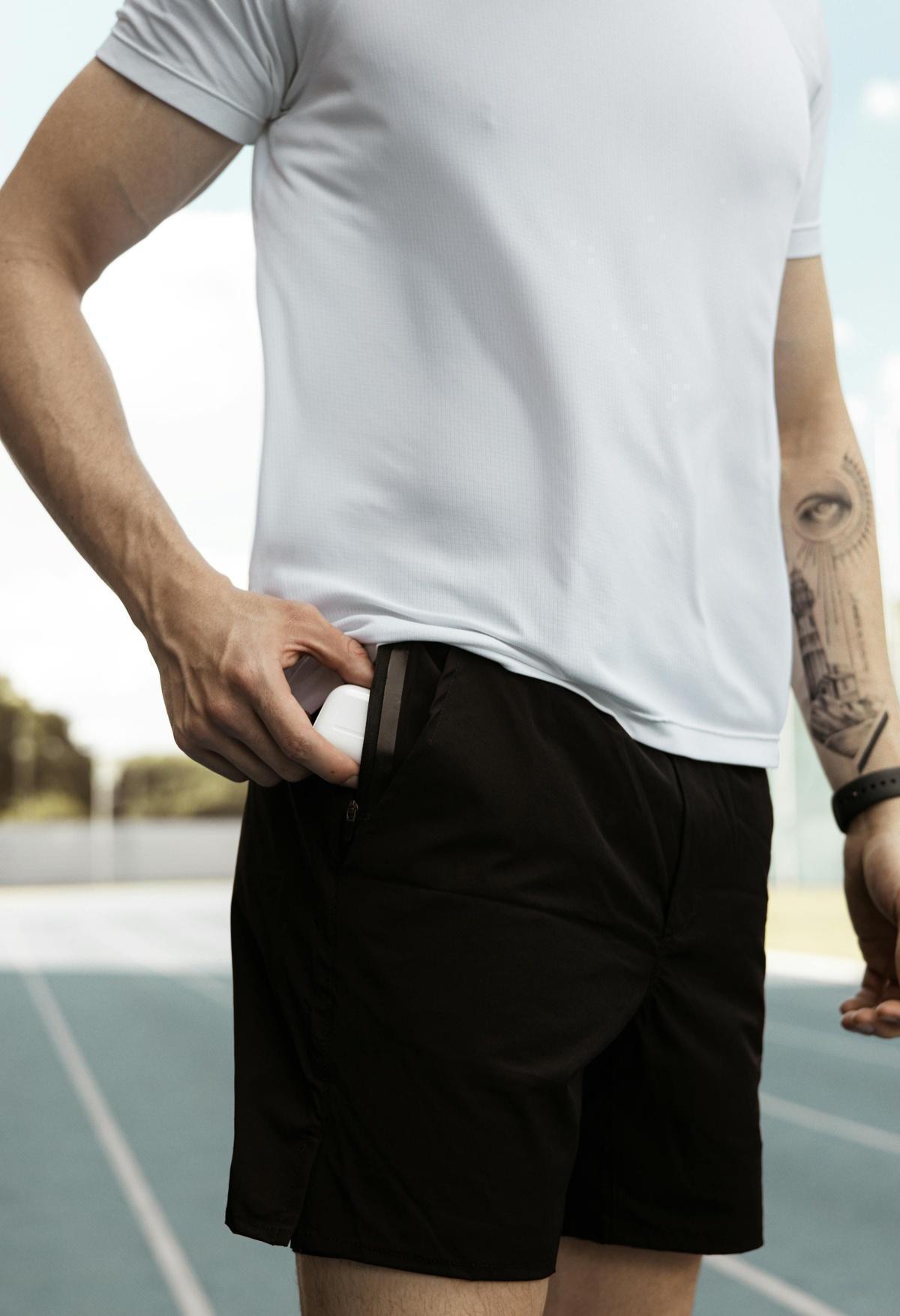 سماعات الأذن: ظاهرة اجتماعية جديدة بين الانعزال وفقدان الانتباه سماعات الأذن: ظاهرة اجتماعية جديدة بين الانعزال وفقدان الانتباه