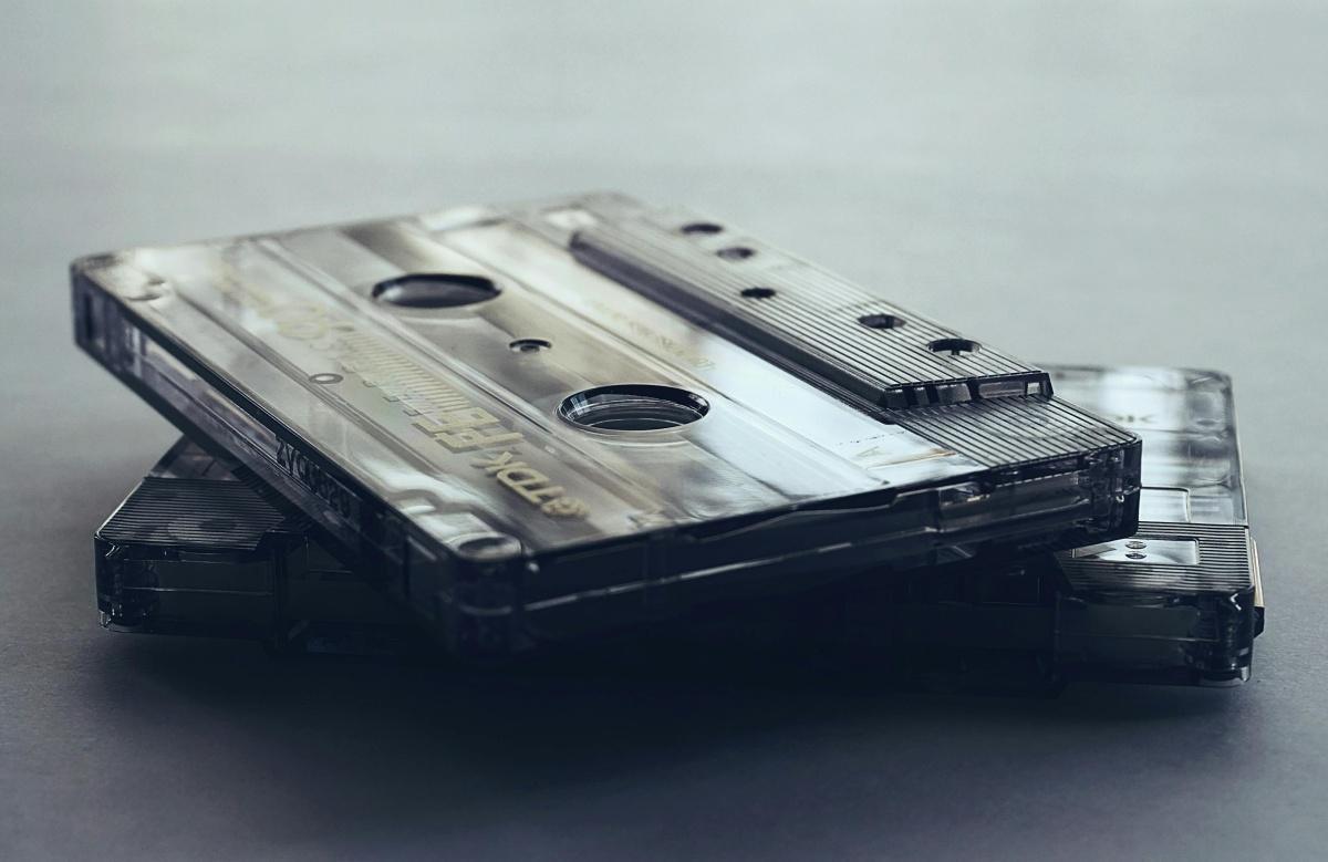 لماذا يحنّ “جيل زد” إلى زمن بلا هواتف؟ لماذا يحنّ “جيل زد” إلى زمن بلا هواتف؟