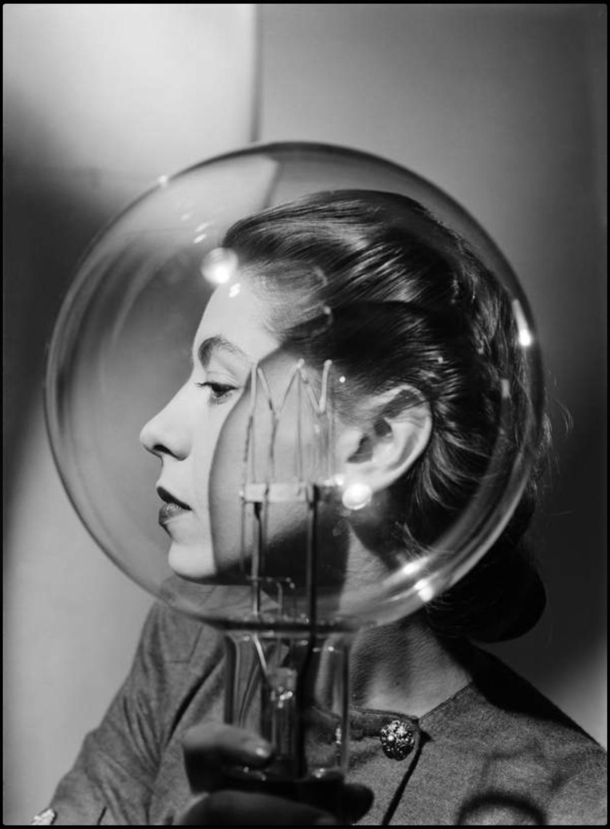 لي ميلر: من عارضة الأزياء إلى عدسة الحرب والسريالية لي ميلر: من عارضة الأزياء إلى عدسة الحرب والسريالية