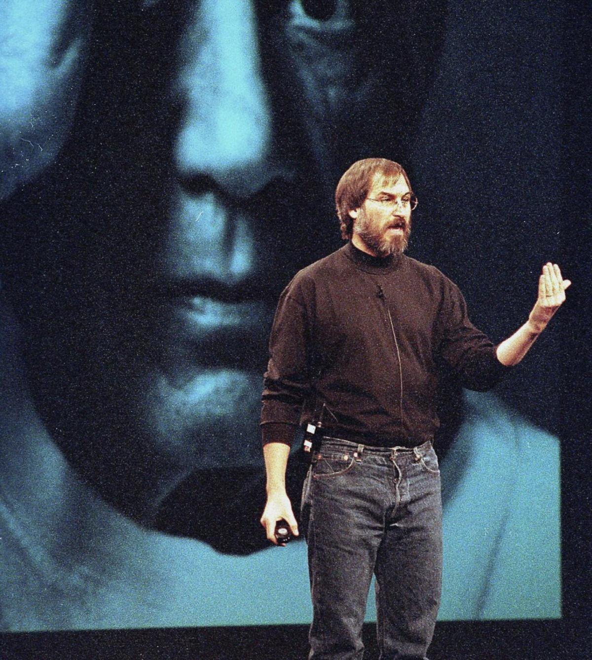 التناقض الفكري في وادي السيليكون: بين الفردية المفرطة والسعي للهيمنة التناقض الفكري في وادي السيليكون: بين الفردية المفرطة والسعي للهيمنة