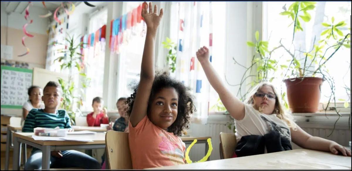 الطلاب في السويد يتقاضون راتباً شهرياً: تعرف على برنامج "Studiehjälp" الفريد الطلاب في السويد يتقاضون راتباً شهرياً: تعرف على برنامج "Studiehjälp" الفريد