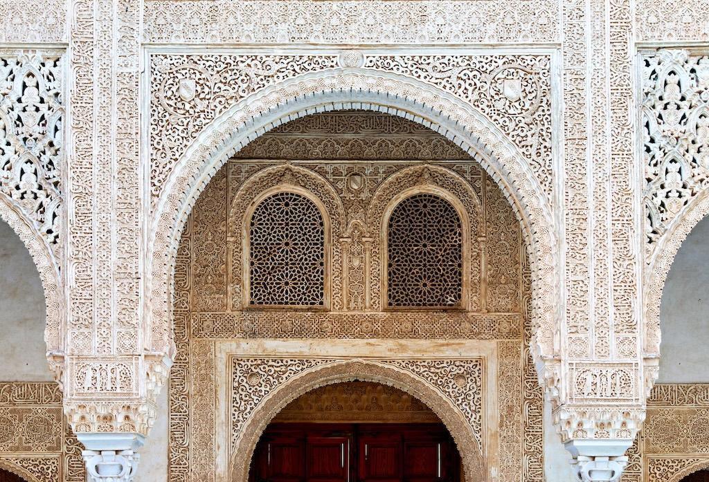 الأندلس التي لم ترحل: كيف تنجو ذاكرتها في طقوس إسبانية يومية