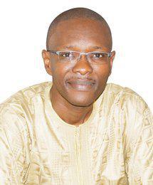 REGARDEZ. AU QG de Macky2012: Altercation entre le journaliste Abou Abel Thiam et Mahmout Saleh sous les yeux de Macky Sall