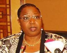 Eva Marie Coll Seck contre les dépenses somptuaires des femmes