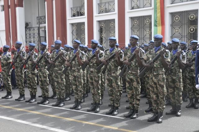 Second tour : Militaires et paramilitaires votent samedi et dimanche prochains .