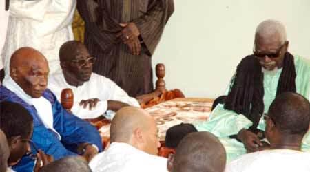 APRÈS SA DÉFAITE Wade se rend aujourd'hui à Touba pour remercier le khalife.