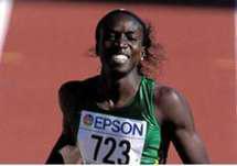 Amy Mbacké Thiam devant les grilles du palais pour installer Macky Sall