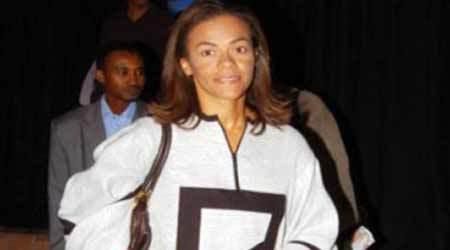 Sindiély Wade dans de sales draps