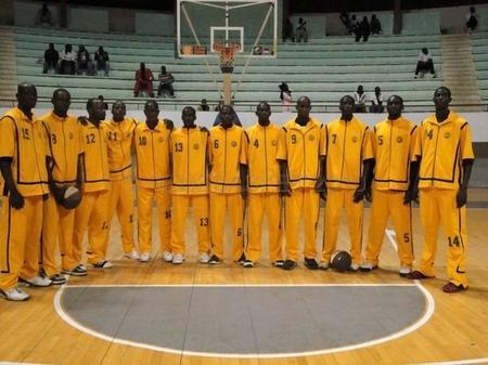 FINALE DE LA COUPE SAINT-MICHEL (DUC-MERMOZ : 84-69) Les Etudiants «retournent» au collège