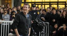 La métamorphose du patron de Facebook, Mark Zuckerberg, de gamin têtu à PDG superstar